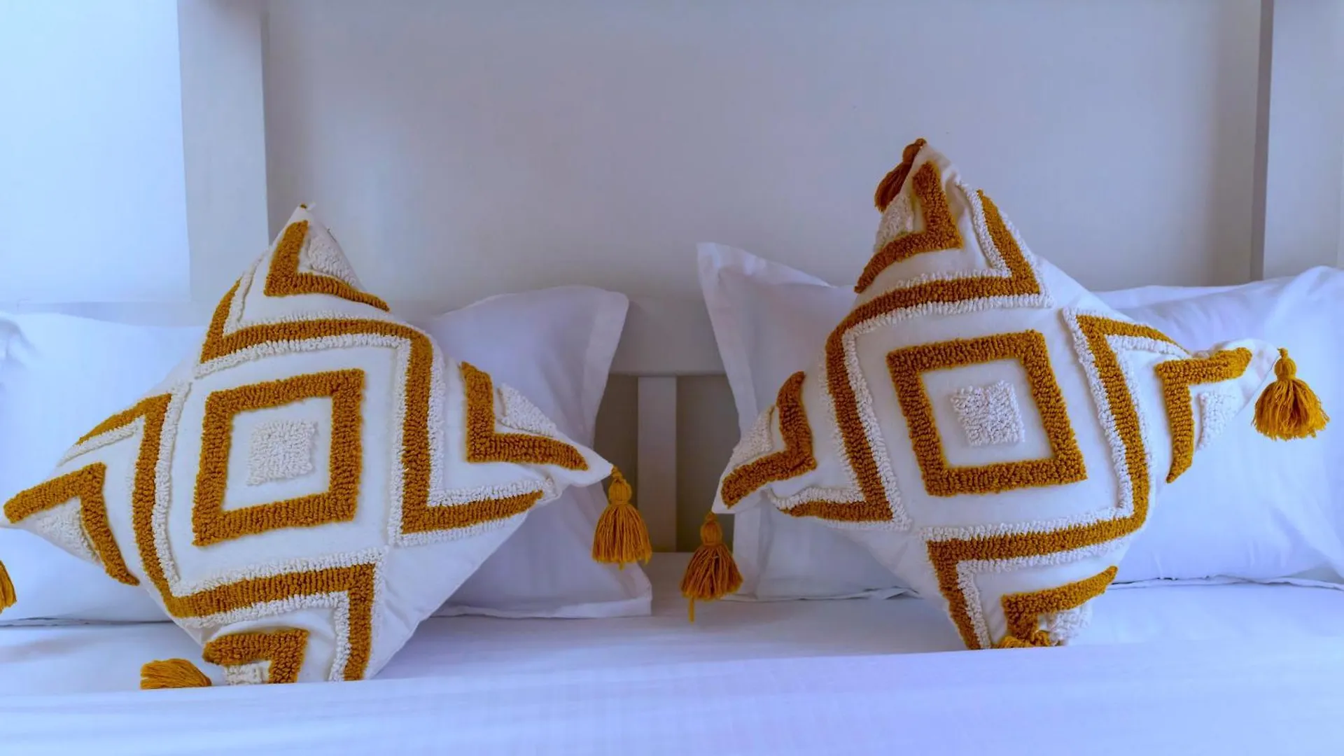Shirleyz Cozy Haven - A Delightful Apt In Jinja City Apartment