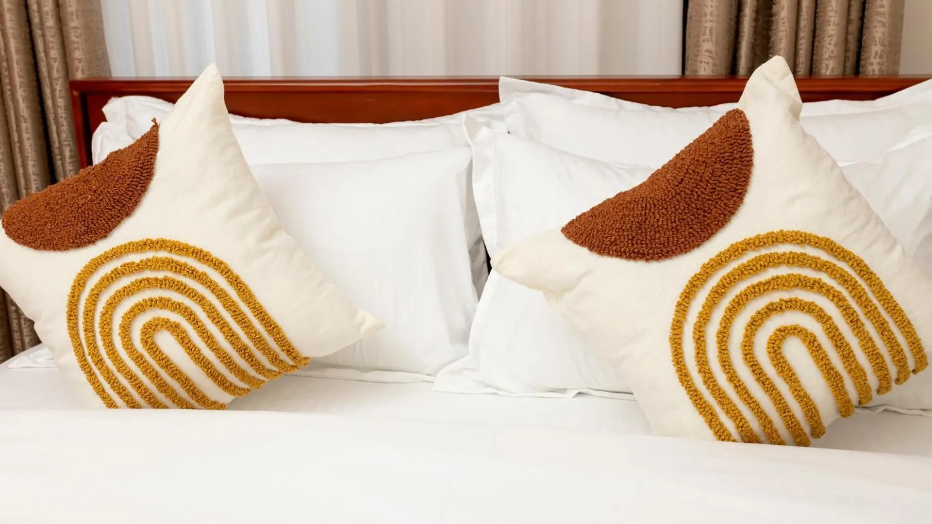 Shirleyz Cozy Haven - A Delightful Apt In Jinja City Apartment
