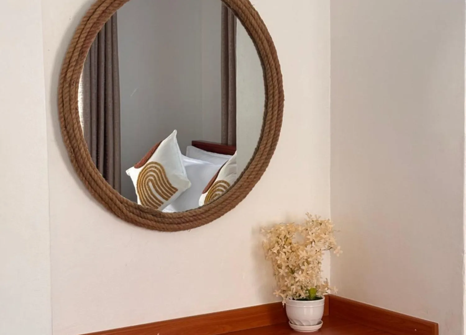 Shirleyz Cozy Haven - A Delightful Apt In Jinja City Uganda