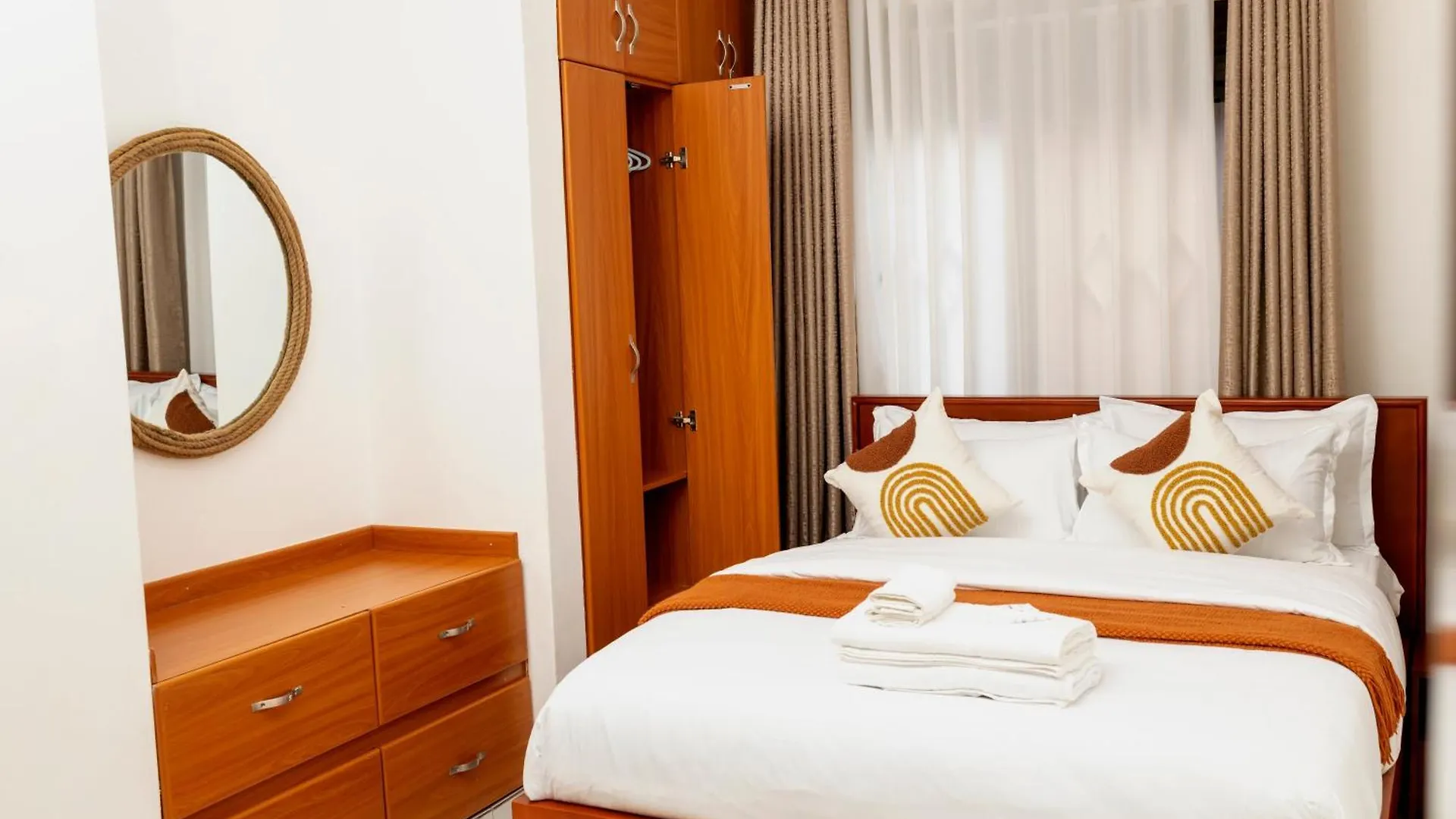 Apartment Shirleyz Cozy Haven - A Delightful Apt In Jinja City Uganda