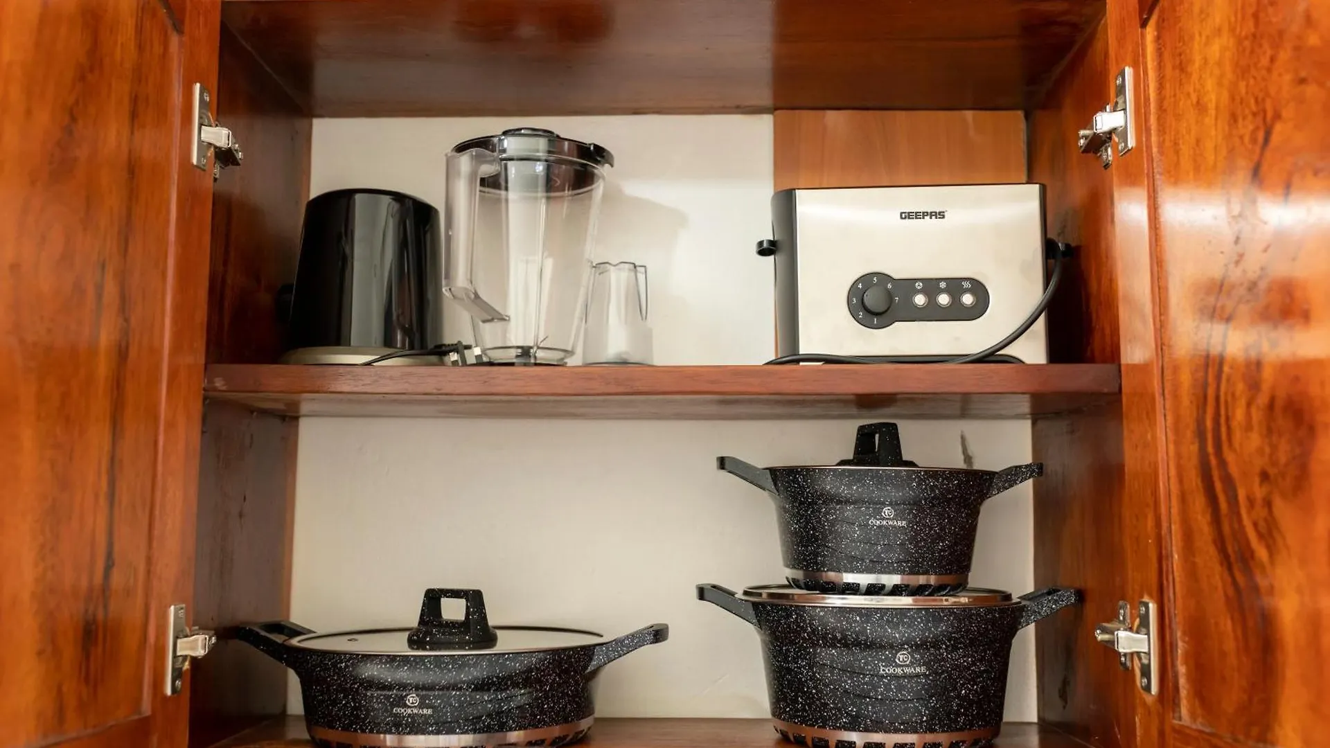 Shirleyz Cozy Haven - A Delightful Apt In Jinja City